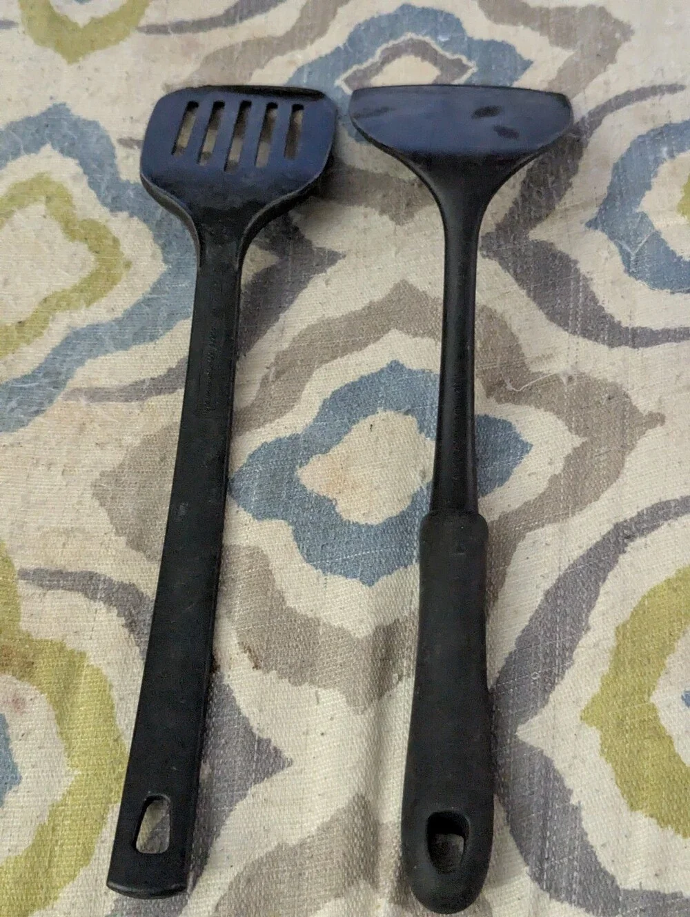 Chefmate Brand cooking utensils, a slotted turner and a solid spatula Black